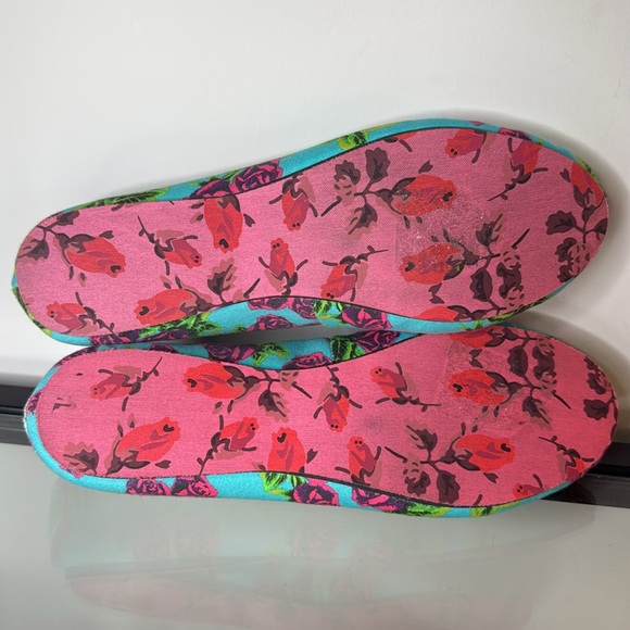 Betsey Johnson Summer Flats Slippers Bright EUC Size 10 - Picture 6 of 6